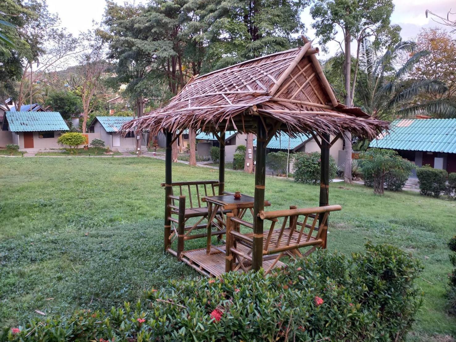 Siam Flora Resort Ko Lanta Exterior foto